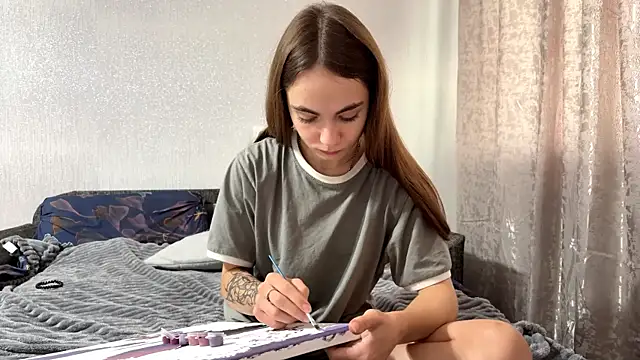 EvieDoll online show from October 6, 9:04 am