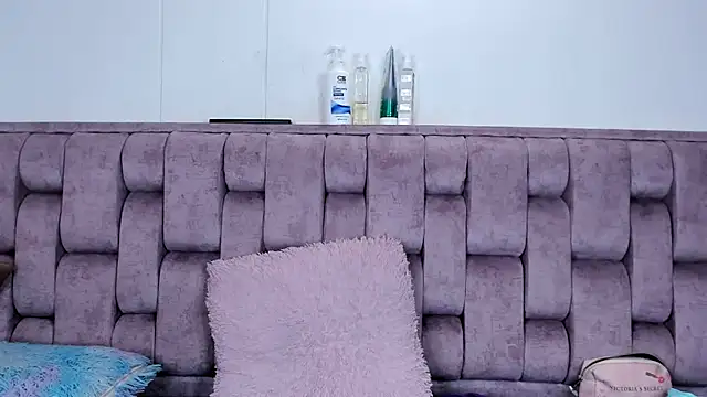 Alexa-Hunter online show from February 9, 10:34 pm