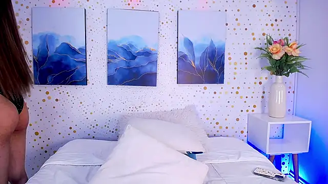 Emily Vaughan online show from November 8, 3:55 am