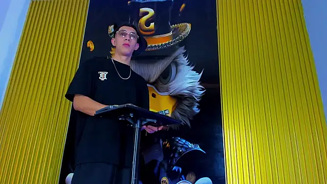 Dante Brown1  online show from November 13, 9:14 pm