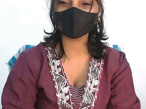 Hott Noor online show from November 23, 10:00 pm