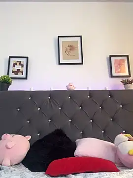 Im Lyan online show from October 4, 4:00 pm