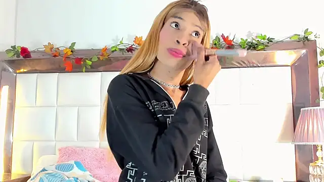 aura-monet online show from September 10, 12:43 am