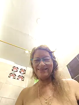 Snapshot of MaryLunne chatting on October 4, 12:33 pm MaryLunne online show from October 4, 12:33 pm