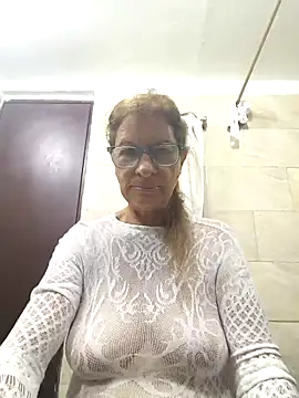 Snapshot of MaryLunne chatting on September 15, 6:26 pm MaryLunne online show from September 15, 6:26 pm