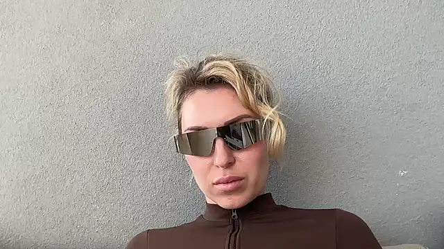 Xalythea online show from November 9, 1:51 pm