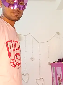 new coupleee online show from December 18, 1:38 pm