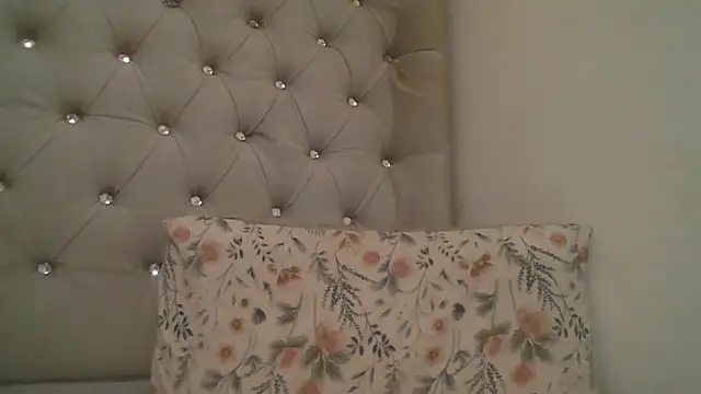 flirty babe x online show from March 14, 12:00 am