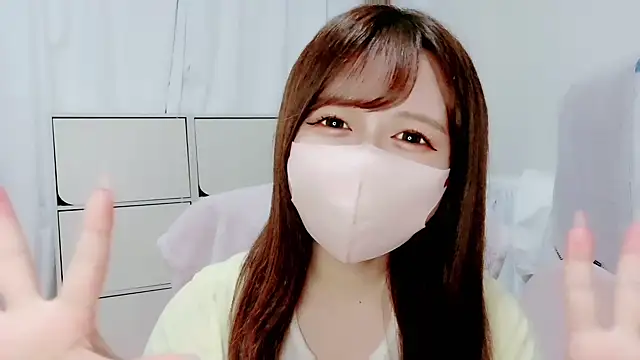 Snapshot of Hanachan_Gcup_ chatting on October 2, 6:13 pm Hanachan Gcup online show from October 2, 6:13 pm