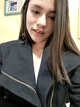 CHARLOTTE  05 online show from September 14, 2:04 pm