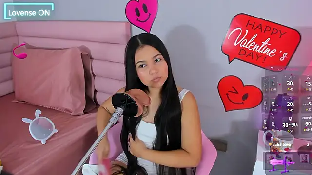 emma clarke  online show from February 13, 4:36 am