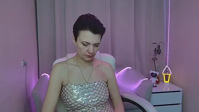 AvaSaturnian online show from January 17, 8:00 am