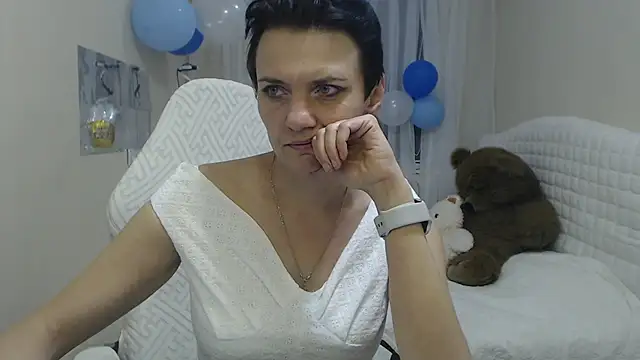 AvaSaturnian online show from September 26, 12:25 pm