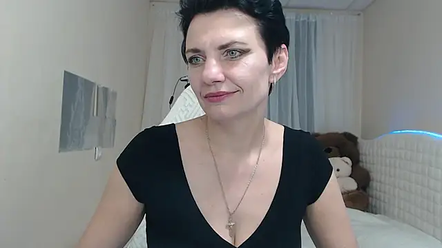 AvaSaturnian online show from November 20, 1:34 pm