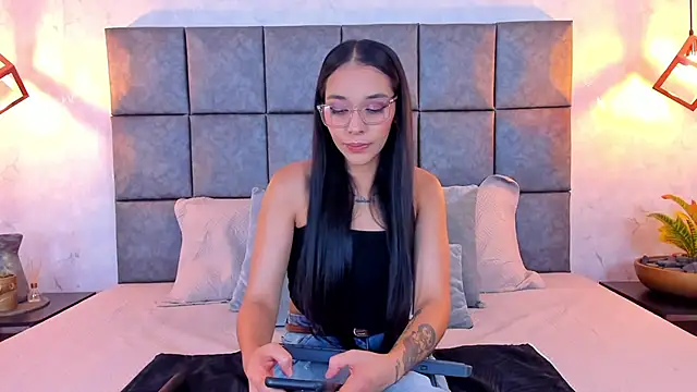 Roseaurora online show from April 17, 11:12 am