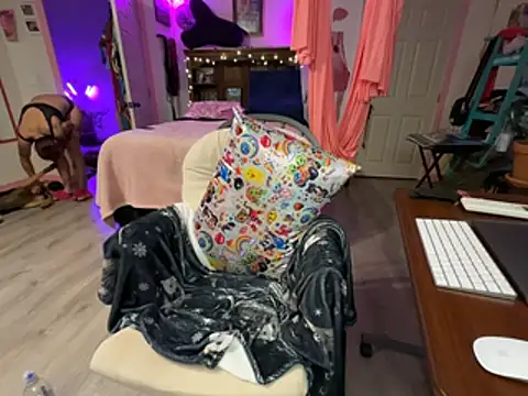 kinkycanner online show from March 6, 5:02 am