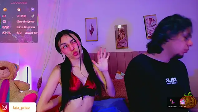 Snapshot of Laia_and_Damian chatting on October 22, 12:10 pm Laia and Damian online show from October 22, 12:10 pm
