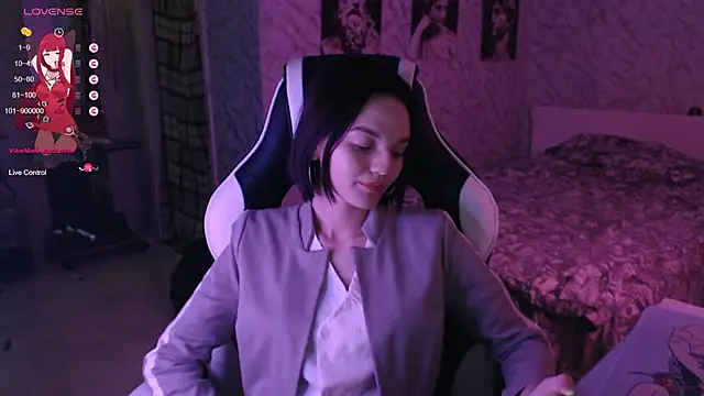 Kitti study online show from October 3, 7:02 am