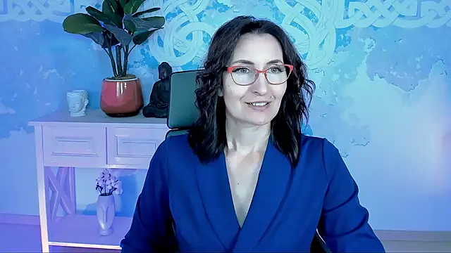 Snapshot of UnaTerra chatting on October 10, 5:34 am UnaTerra online show from October 10, 5:34 am