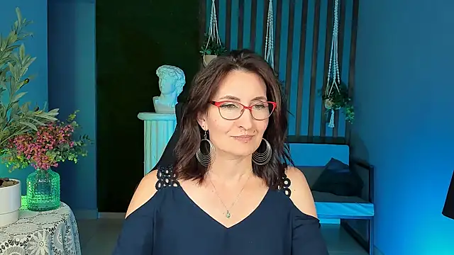 Snapshot of UnaTerra chatting on September 25, 9:08 am UnaTerra online show from September 25, 9:08 am