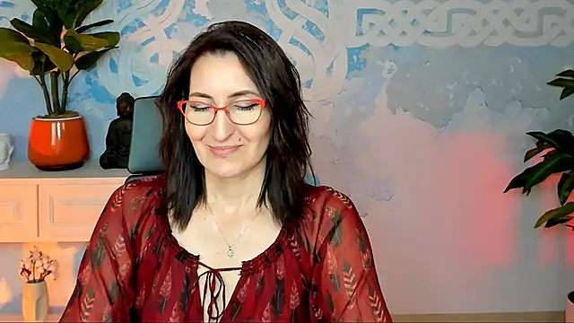 Snapshot of UnaTerra chatting on October 18, 5:32 am UnaTerra online show from October 18, 5:32 am
