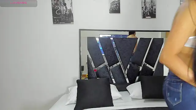 Snapshot of Anthonellacandy chatting on October 14, 7:38 pm Anthonellacandy online show from October 14, 7:38 pm