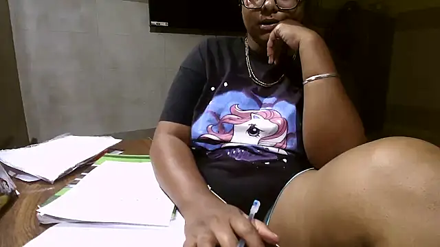 DearKimmi online show from April 17, 4:20 pm