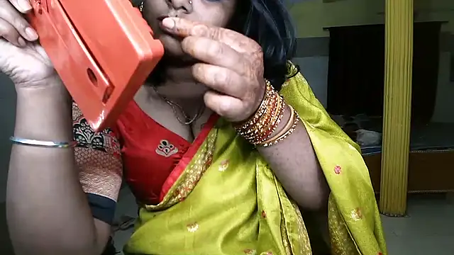 DearKimmi online show from March 22, 7:09 pm