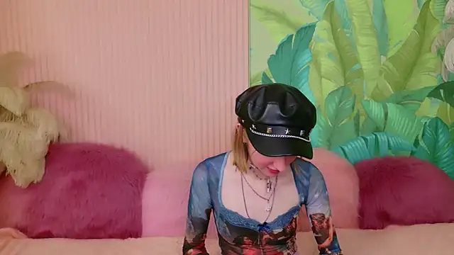 Beverly Gomes online show from February 28, 9:03 pm