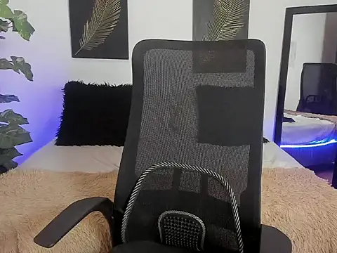 RubyStrong online show from October 14, 2:08 pm