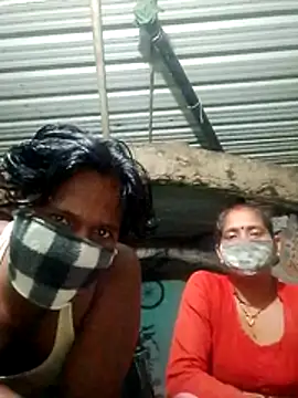 CUTE-004 online show from November 1, 4:55 pm