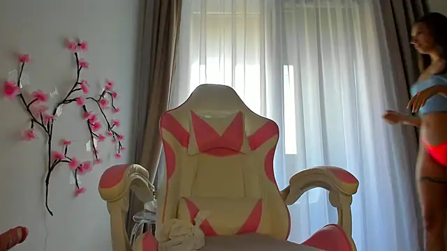Anya Belle online show from June 14, 4:13 am