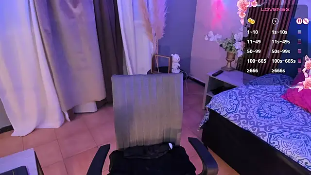 La Diabla 111  online show from February 24, 8:40 pm