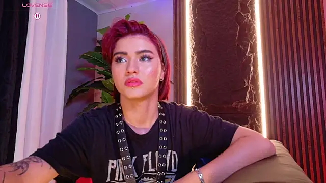 La Diabla 111  online show from December 18, 8:13 pm