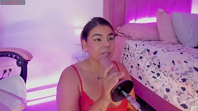 AliceThundeer online show from November 5, 4:18 am