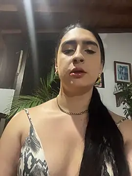 lola diez online show from June 1, 11:49 pm