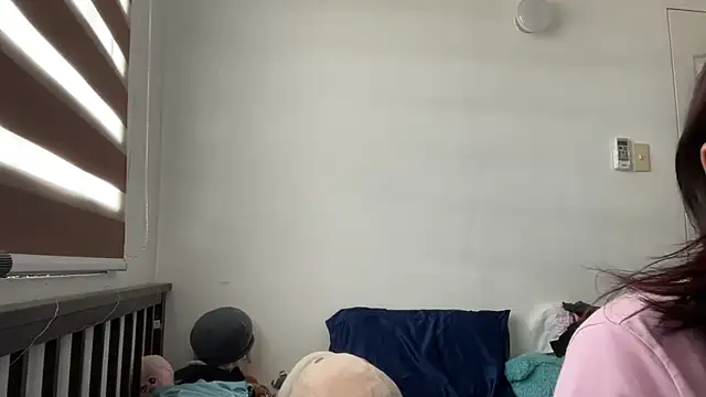 puchienjoyer online show from April 21, 3:35 am