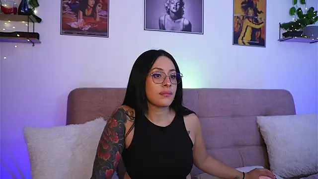 SophiieCumsx online show from January 13, 6:30 am