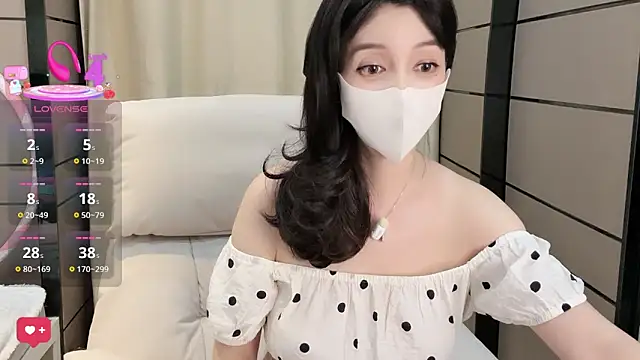 Snapshot of _Ling_Ling chatting on October 8, 1:37 pm Ling Ling online show from October 8, 1:37 pm