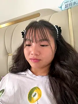 Emlyly-18 online show from September 12, 5:52 am