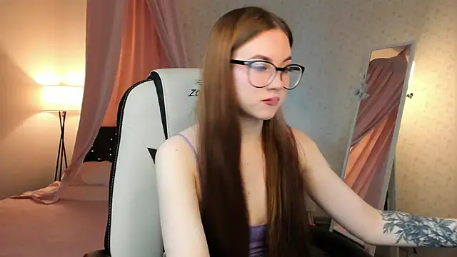 Snapshot of Dolly_Gleam chatting on September 23, 2:21 am Dolly Gleam online show from September 23, 2:21 am