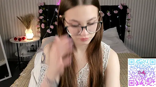Snapshot of Dolly_Gleam chatting on October 11, 3:11 am Dolly Gleam online show from October 11, 3:11 am