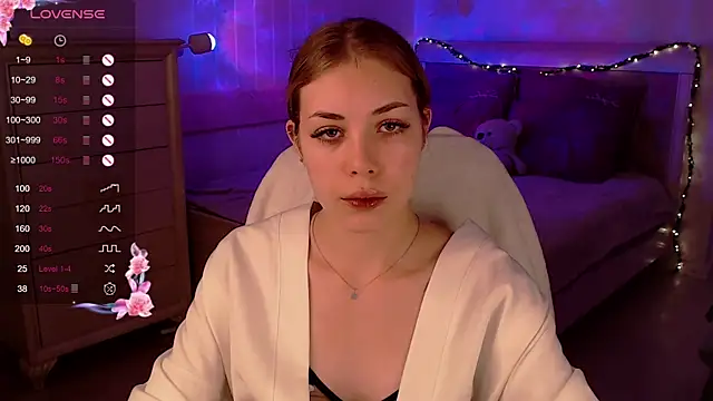 Leila Vanilla online show from October 7, 4:22 pm