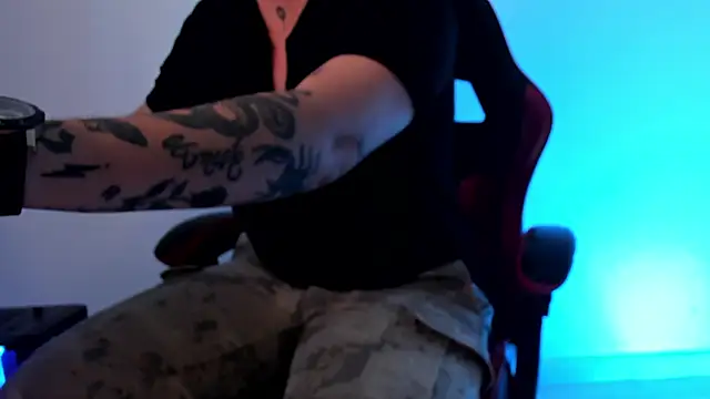 PeytonBox online show from October 7, 12:53 pm