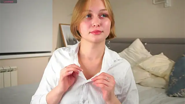 Snapshot of TenaBiller chatting on September 20, 3:54 pm TenaBiller online show from September 20, 3:54 pm