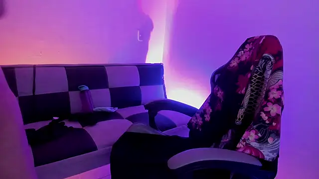 GwenHazel online show from September 26, 11:52 am