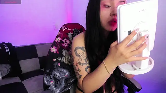 GwenHazel online show from October 2, 12:32 pm