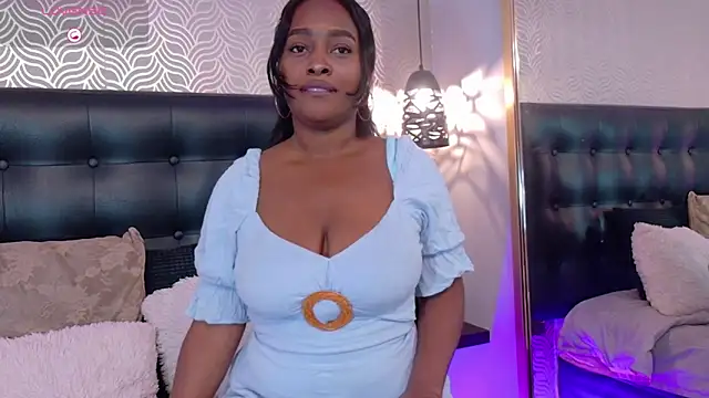 NaiaraMasson  online show from December 19, 1:25 pm