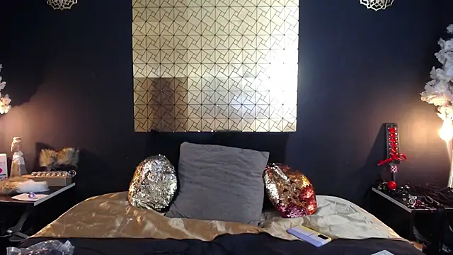 kinky momm online show from April 9, 3:39 pm