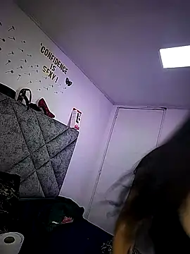 Shantey Laurent online show from February 19, 6:18 pm